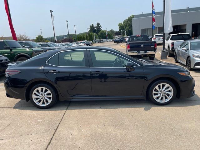 Used 2024 Toyota Camry SE FWD image 7