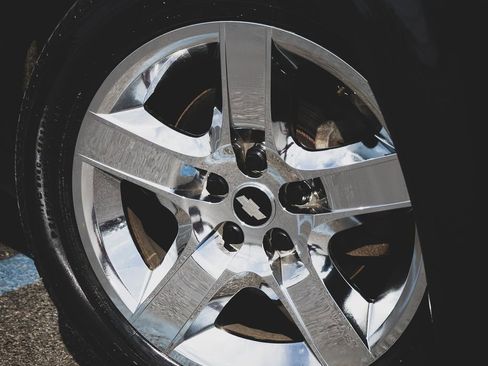 Used 2010 Chevrolet Malibu LT w/ Power Convenience Package image 2