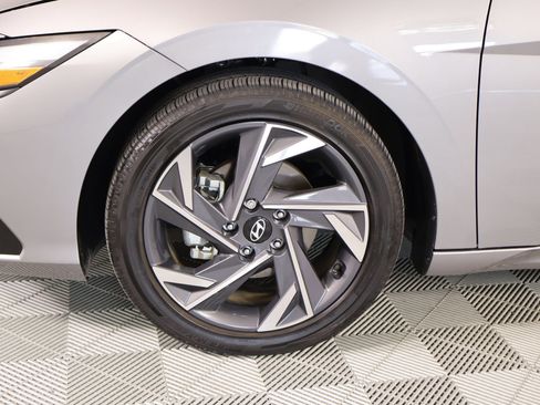 Certified 2024 Hyundai Elantra Limited image 19