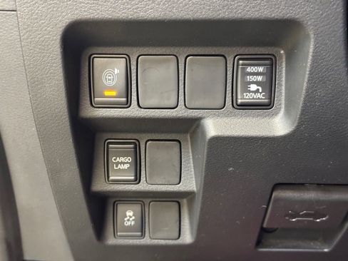 Used 2022 Nissan Frontier SV image 28