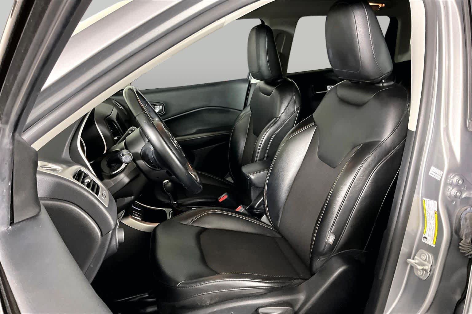 Used 2021 Jeep Compass Latitude FWD image 7