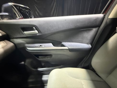 Used 2015 Honda CR-V LX image 16