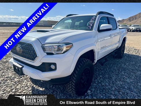 Used 2018 Toyota Tacoma TRD Sport AWD/4WD image 1