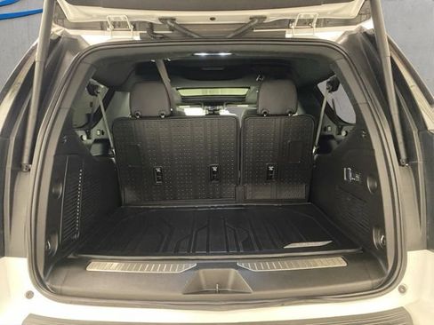 Used 2025 Chevrolet Suburban High Country AWD/4WD image 26