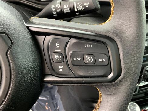 Certified 2024 Jeep Wrangler Unlimited AWD/4WD image 21