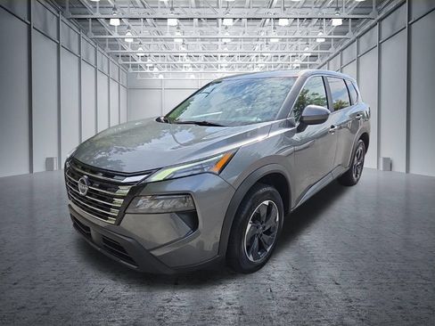 Certified 2025 Nissan Rogue SV FWD image 3