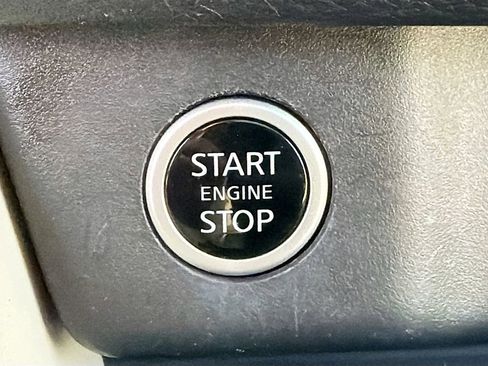 Used 2023 Nissan Rogue SL image 37