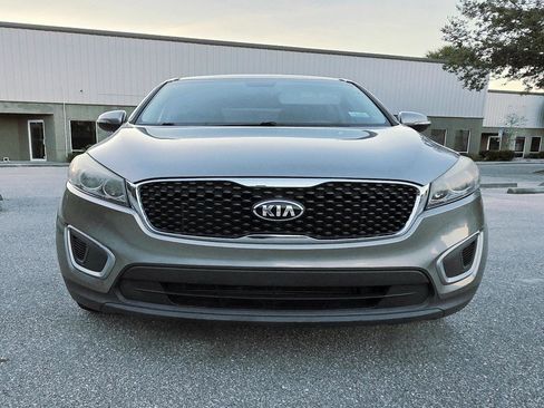 Used 2017 Kia Sorento L image 2