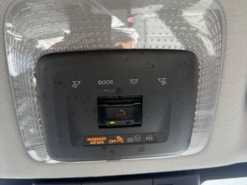 Certified 2023 Toyota Prius LE FWD image 32