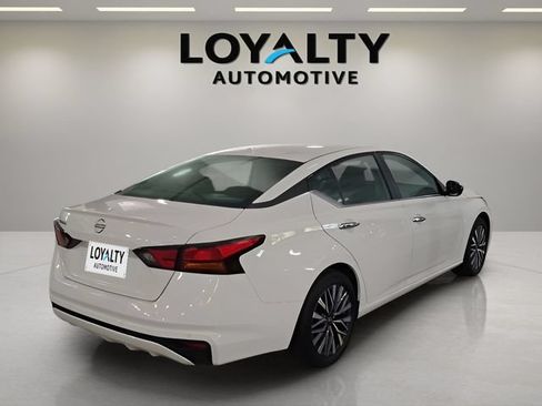 Used 2025 Nissan Altima 2.5 SV FWD image 5