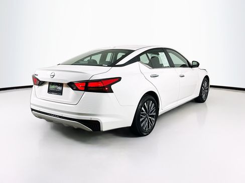 Used 2025 Nissan Altima 2.5 SV FWD image 9