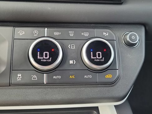 Used 2025 Land Rover Defender 110 S AWD/4WD image 21