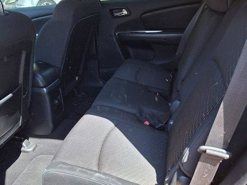 Used 2011 Dodge Journey Mainstreet w/ Popular Equipment Group image 4