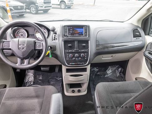 Used 2019 Dodge Grand Caravan SE FWD image 30