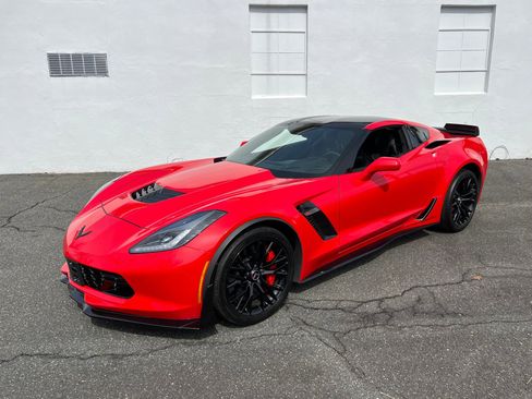 Used 2015 Chevrolet Corvette Z06 w/ 3LZ Preferred Equipment Group image 1