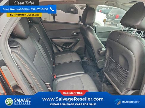 Used 2019 Chevrolet Trax LT w/ LT Convenience Package image 15