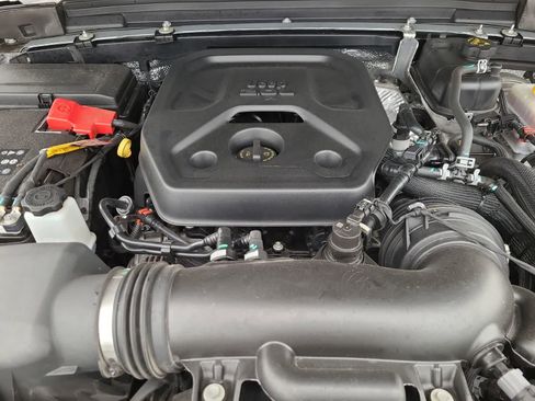 Used 2024 Jeep Wrangler Sport image 17