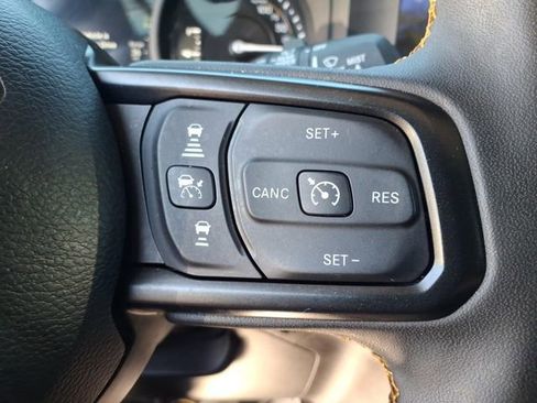 Used 2024 Jeep Wrangler Unlimited AWD/4WD image 29