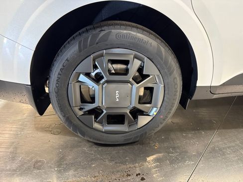 New 2026 Kia Carnival EX FWD image 13