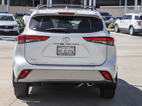 Used 2022 Toyota Highlander Platinum AWD/4WD image 7