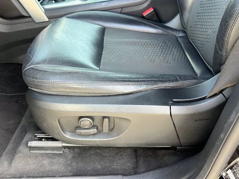 Used 2019 Land Rover Discovery Sport SE AWD/4WD image 16