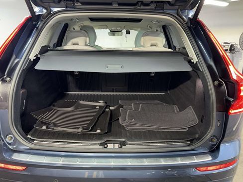 Used 2023 Volvo XC60 B5 Plus w/ Climate Package FWD image 17