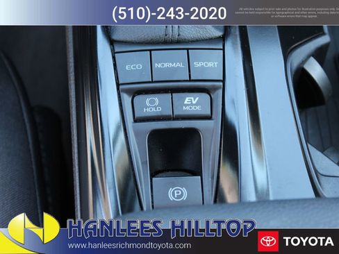 Used 2025 Toyota Camry LE FWD image 18