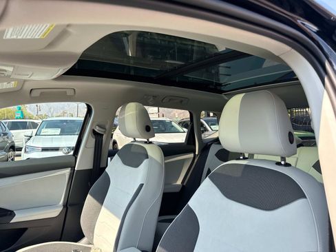 New 2025 Volkswagen Taos SE image 14