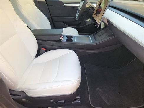 Used 2022 Tesla Model 3 Performance image 27