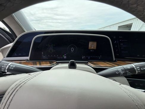 Certified 2024 Cadillac Escalade Sport Platinum AWD/4WD image 11