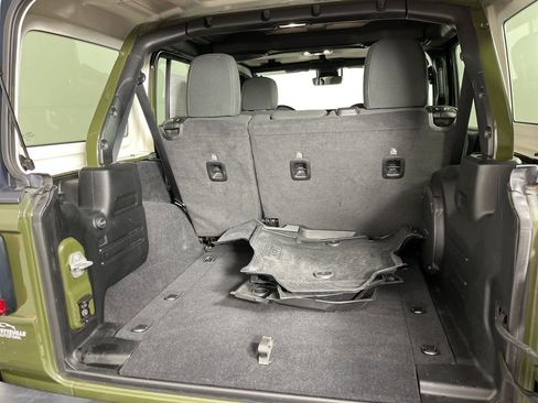 Used 2021 Jeep Wrangler Unlimited Rubicon image 18