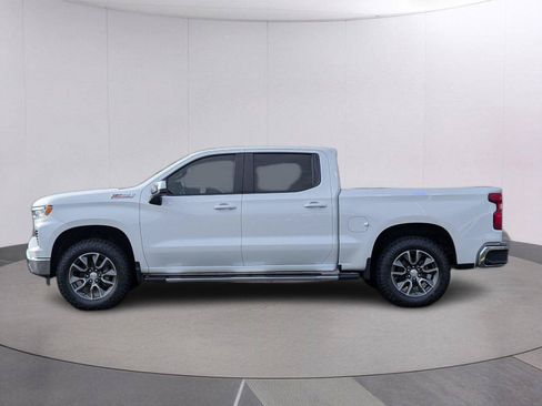 Used 2023 Chevrolet Silverado 1500 LT AWD/4WD image 2