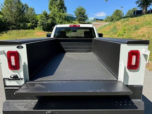 New 2024 RAM 2500 Tradesman w/ Chrome Appearance Group image 11