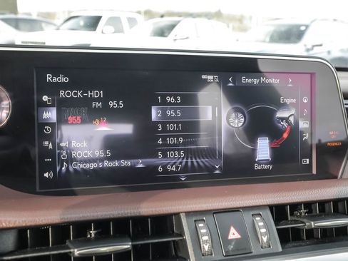 Used 2020 Lexus ES 300h w/ Luxury Package image 22