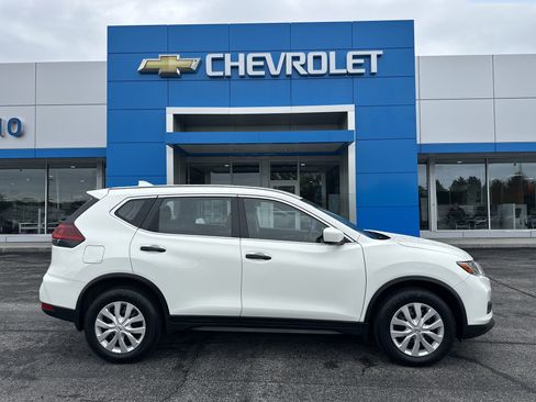 Used 2020 Nissan Rogue S AWD/4WD image 1