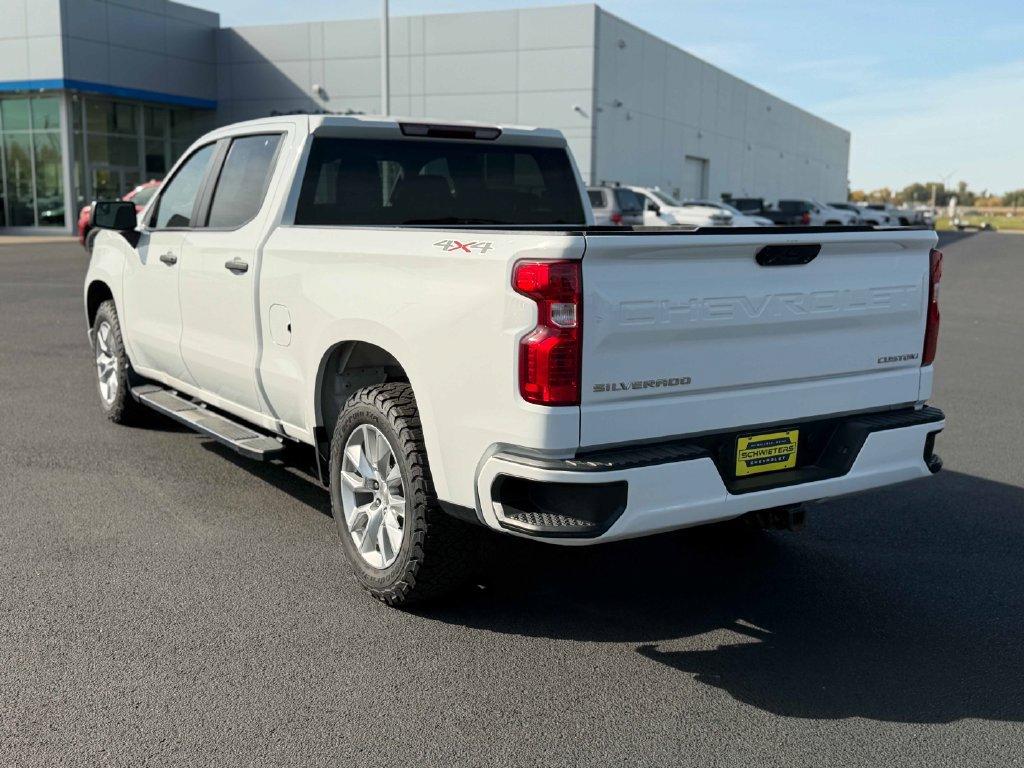 Used 2023 Chevrolet Silverado 1500 Custom AWD/4WD image 9