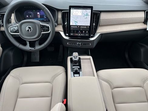 New 2026 Volvo XC90 B6 Plus w/ Protection Package Premier image 11