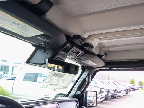 New 2025 Jeep Gladiator Willys image 13