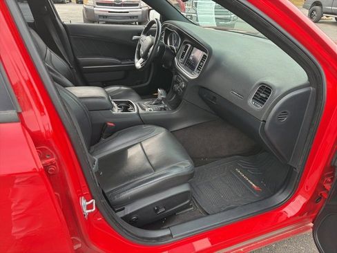 Used 2018 Dodge Charger R/T w/ Plus Group image 7