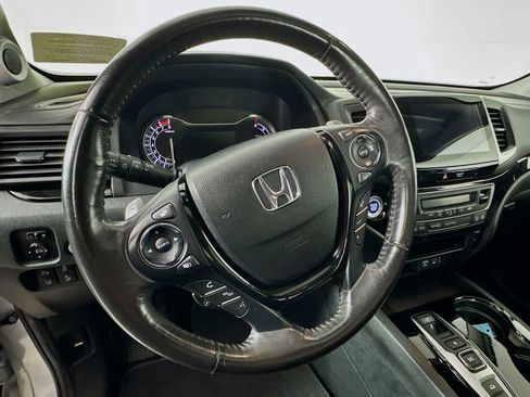 Used 2018 Honda Ridgeline RTL-T image 11