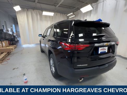 Certified 2023 Chevrolet Traverse LT FWD image 9