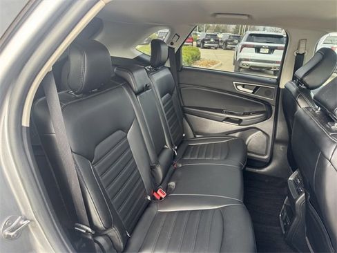 Used 2020 Ford Edge SEL w/ Convenience Package image 11