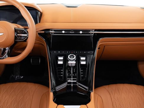 Used 2025 Aston Martin DB12 Convertible image 33