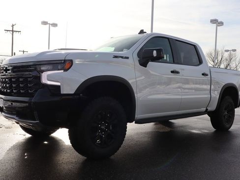 New 2026 Chevrolet Silverado 1500 ZR2 image 9