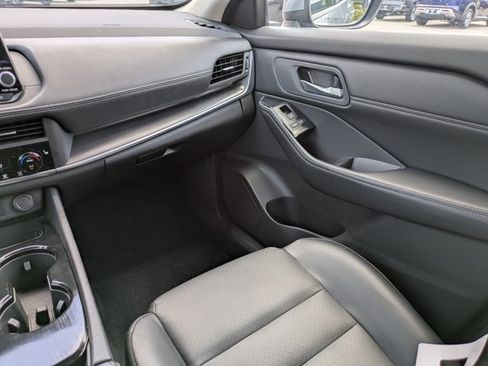 Certified 2026 Nissan Rogue SV w/ SV Premium Package FWD image 19