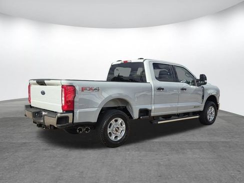 New 2026 Ford F250 XLT w/ FX4 Off-Road Package image 2