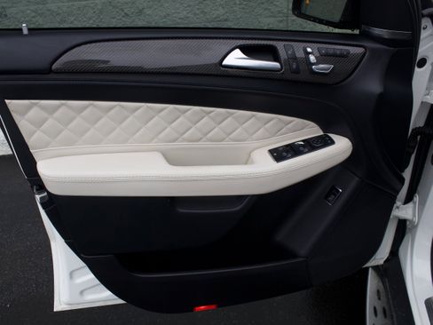 Used 2018 Mercedes-Benz GLE 43 AMG 4MATIC image 12