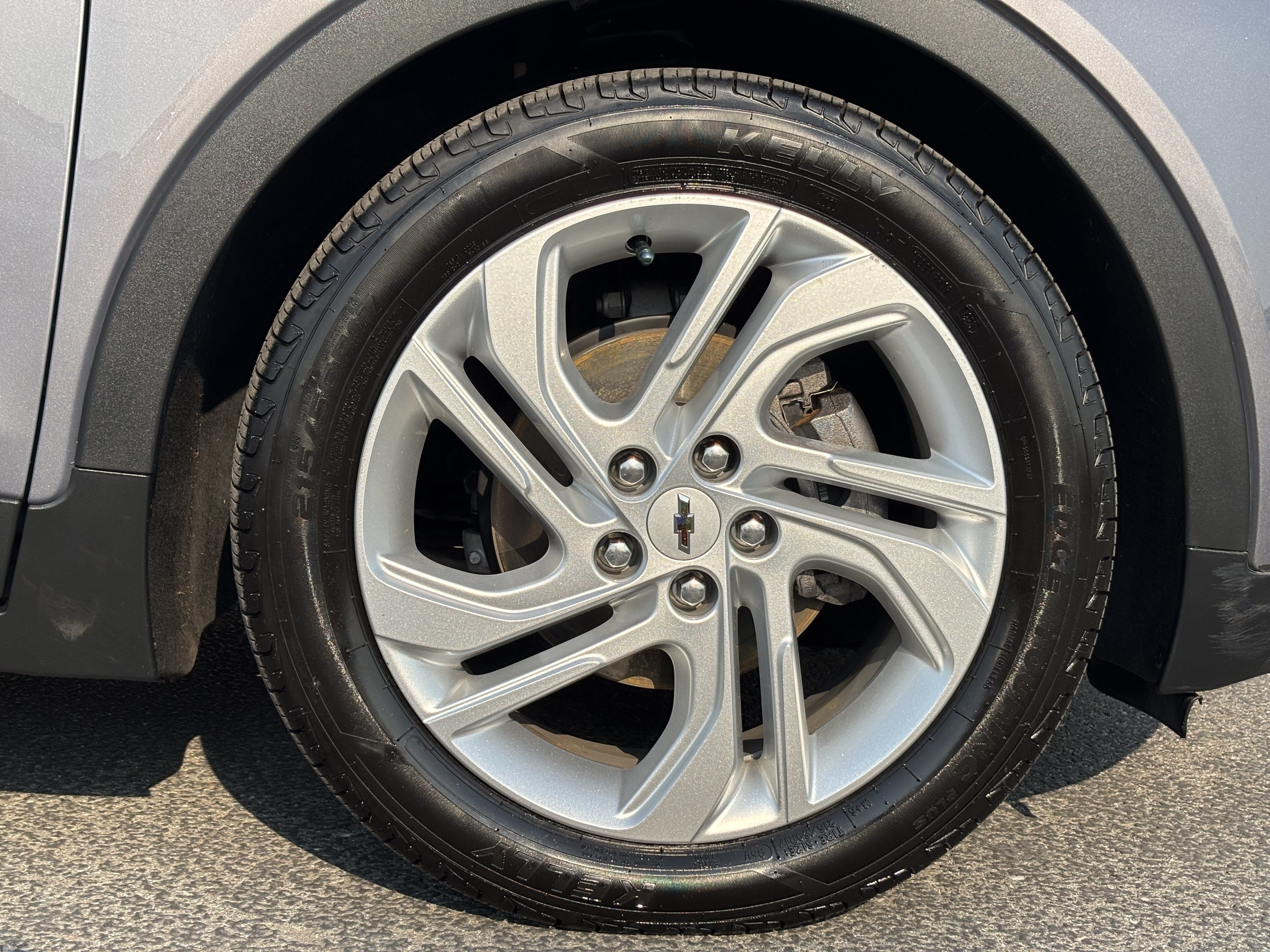 Used 2023 Chevrolet Bolt LT FWD image 9