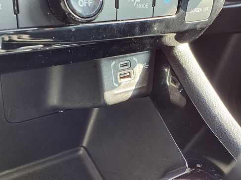 Used 2025 Jeep Compass Limited AWD/4WD image 13