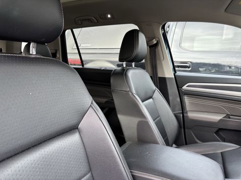 Used 2022 Volkswagen Atlas SEL R-Line image 35